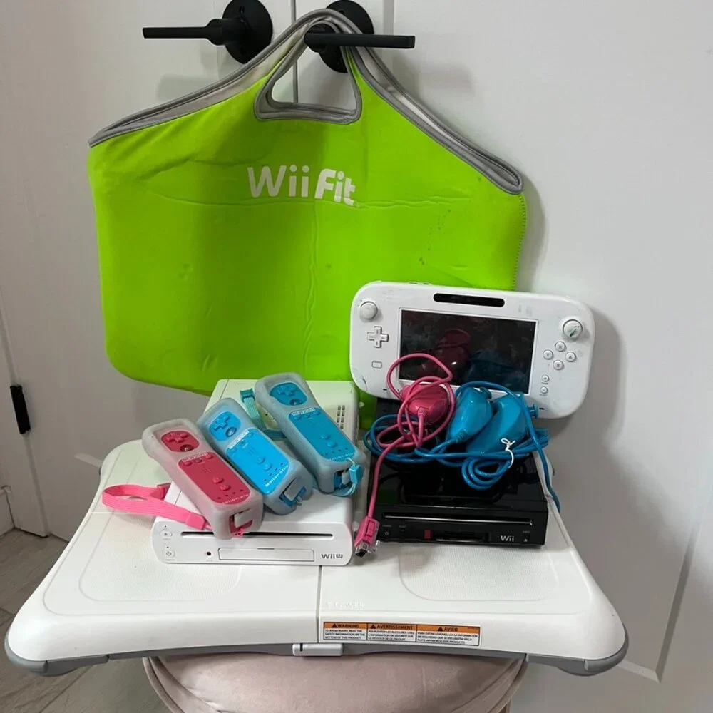 Nintendo Wii Fit, Universe, Gamepad, & Controller Bundle